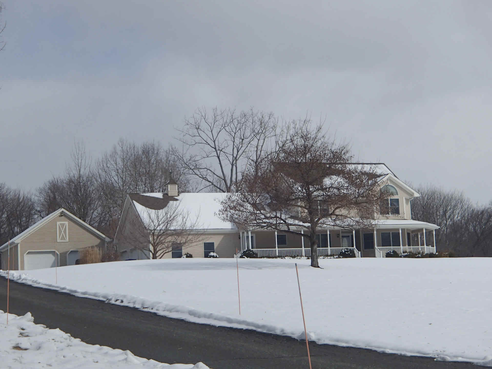 Building photograph for 4 BEAVER POND LN